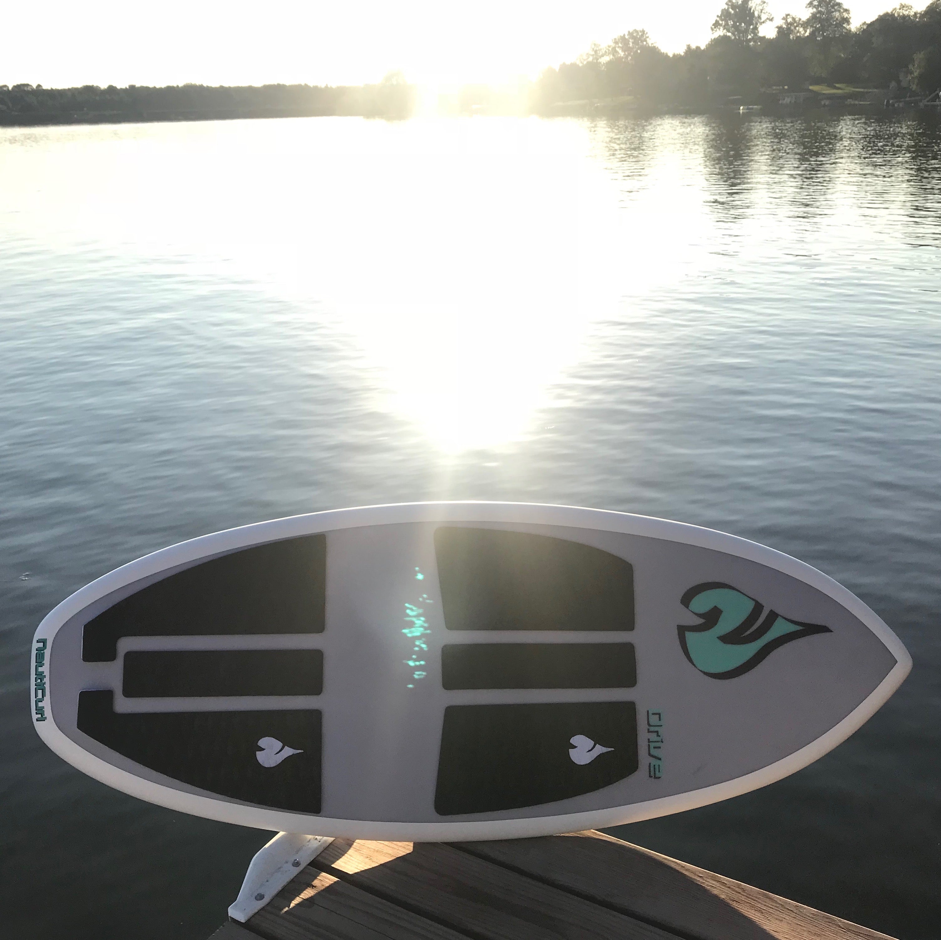 🌊 Top 10 Wakesurfing Spots in the USA — Ride the Best Waves Coast to Coast